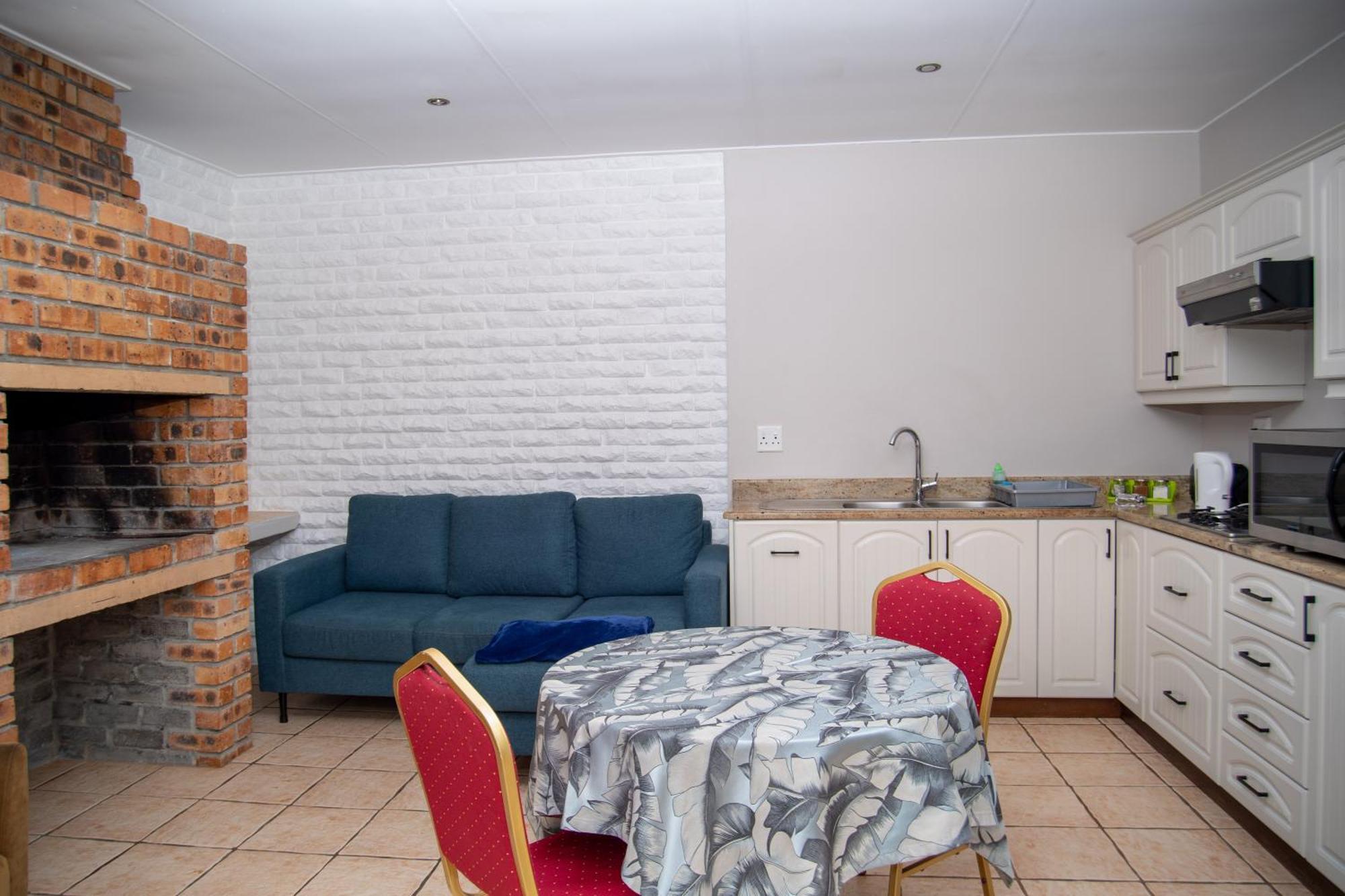 Great White Accommodation Kleinbaai 外观 照片
