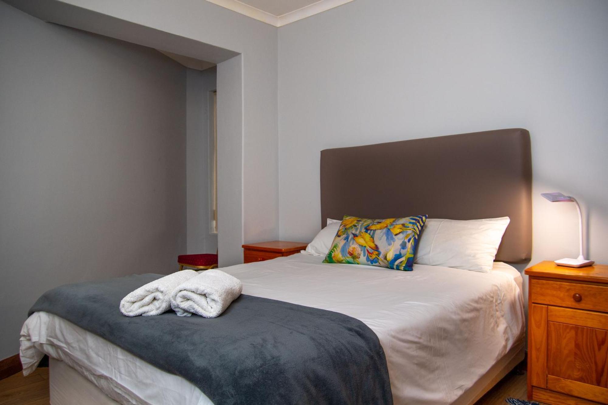 Great White Accommodation Kleinbaai 外观 照片