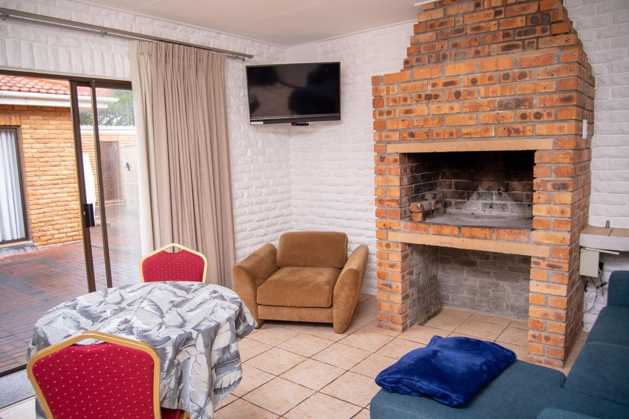 Great White Accommodation Kleinbaai 外观 照片