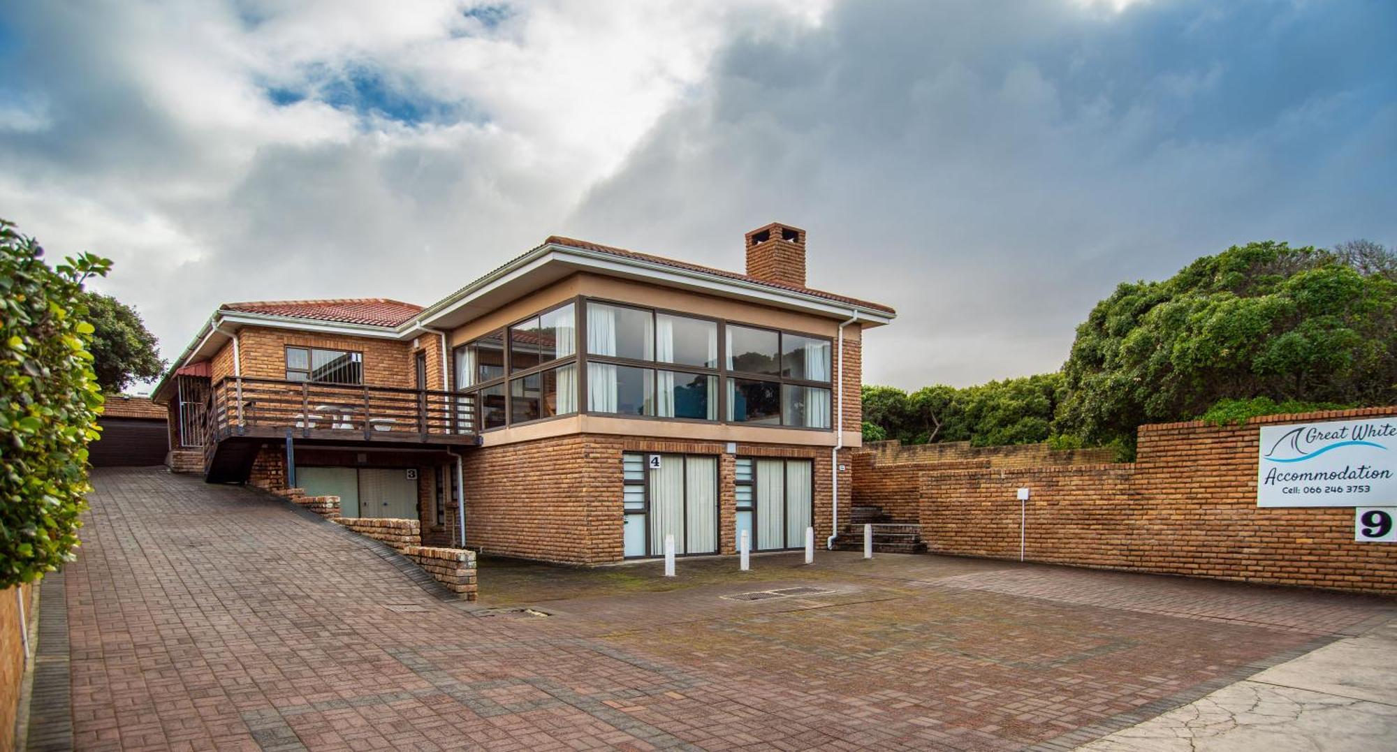 Great White Accommodation Kleinbaai 外观 照片